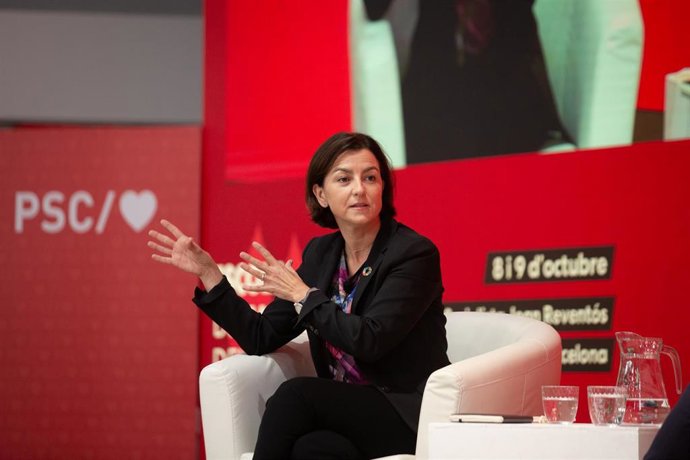 La nueva portavoz del PSOE en el Senado y exportavoz del PSC en el Parlament, Eva Granados, interviene en la inauguración de la Escuela de Otoño del PSC, a 8 de octubre de 2021, en Barcelona, Cataluña, (España). La Escuela de Otoño del PSC reúne a los p