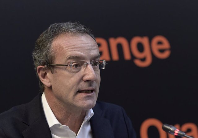 El consejero delegado de Orange España, Jean-Franois Fallacher, lidera la rueda de prensa del balance de los resultados de Orange España durante los primeros nueve meses de 2021, a 26 de octubre de 2021, en Madrid, (España). 