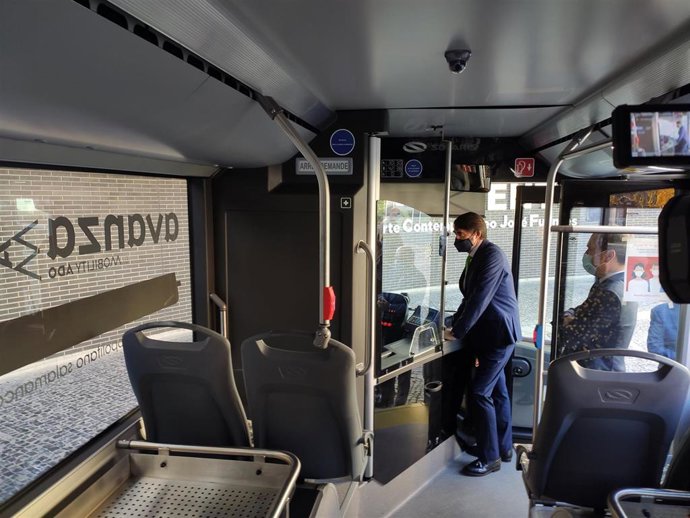 El consejero de Fomento, Juan Carlos Suárez-Quiñones