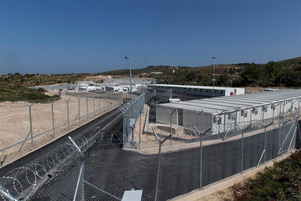 Archivo - Centro de recepción de migrantes en la isla griega de Samos