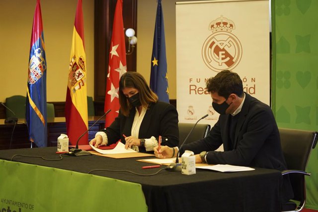 Las fundaciones Casillas y Real Madrid impulsan la creación de dos escuelas sociodeportivas en Móstoles.