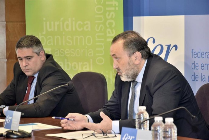 El presidente de la Asociación de Empresarios de Construcción, Promoción y Afines de La Rioja (CPAR), Carlos del Rey, y el secretario general, Juan Ramón Liébana