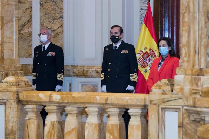 Archivo - La ministra de Defensa, Margarita Robles, y el Jefe de Estado Mayor de la Defensa (JEMAD), almirante Teodoro López Calderón, en la toma de posesión del almirante Antonio Martorell como Jefe de Estado Mayor de la Armada (AJEMA)