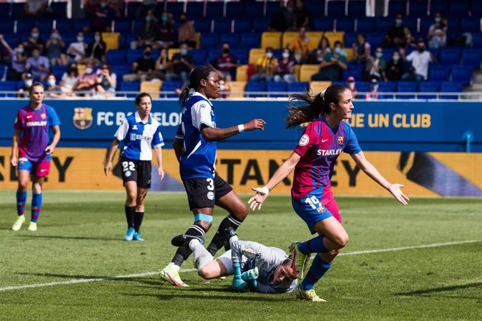 Bruna Vilamala of FC Barcelona Femeni celebrates a goal during the Liga Iberdrola match between FC Barcelona Femeni and Deportivo Alaves Femenino at Johan Cruyff Stadium on October 02, 2021 in Sant Joan Despi, Barcelona, Spain.