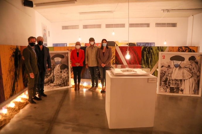 El artista Loren Pallatier muestra sus 'Minotauros y Picassianas' en una exposición en Málaga hasta mediados de noviembre