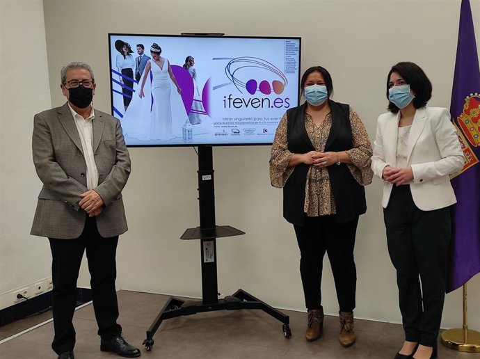 La presidenta de Iprodeco, Dolores Amo (centro), en la presentación de Ifeven 2021.