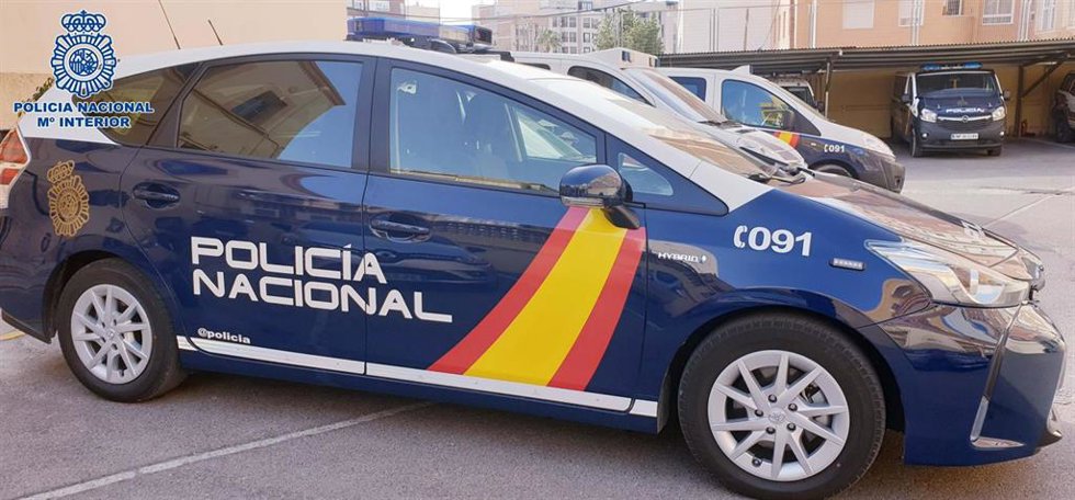 Archivo - Vehículo de la Policía Nacional
