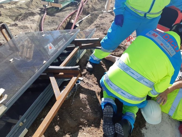 Herido un trabajador al caerle encima una pequeña estructura en un edificio de Ciudad Lineal