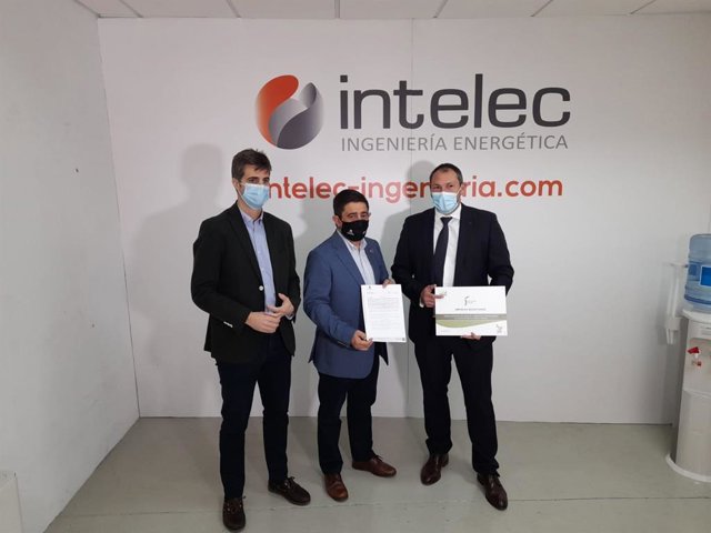 Entrega del incentivo a la empresa Intelec.