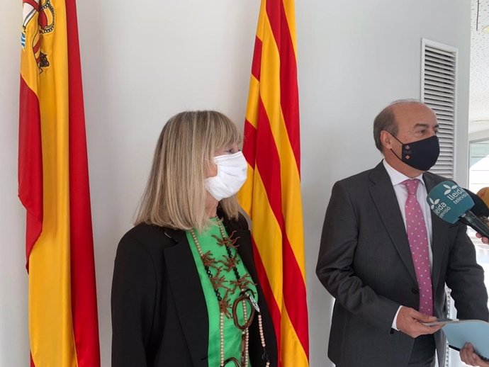 La presidenta de l'Audincia Provincial de Lleida, Lucía Jiménez, al costat del president del Tribunal Superior de Justícia de Catalunya Jesús María Barrientos