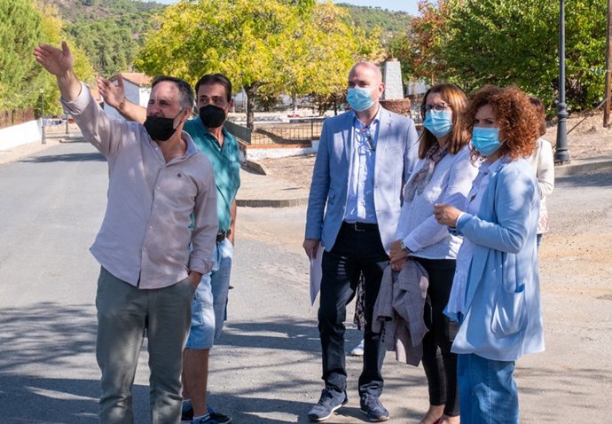 La presidenta de la Diputación, María Eugenia Limón, en su visita a Mina Concepción.