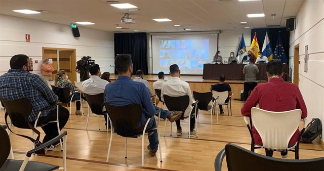 Primera mesa de trabajo del Gobierno de Canarias y los ayuntamientos de La Palma para analizar los planes de sostenibilidad turística