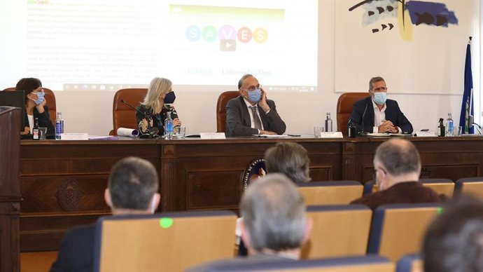 El rector de la Universidade de Vigo, Manuel Reigosa, durante la presentación de resultados