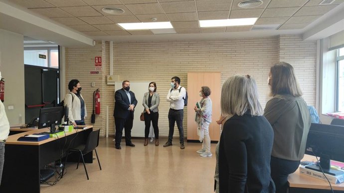 Elche avanza en la instalación de la oficina de vivienda y del servicio de ventanilla única y regeneración urbana
