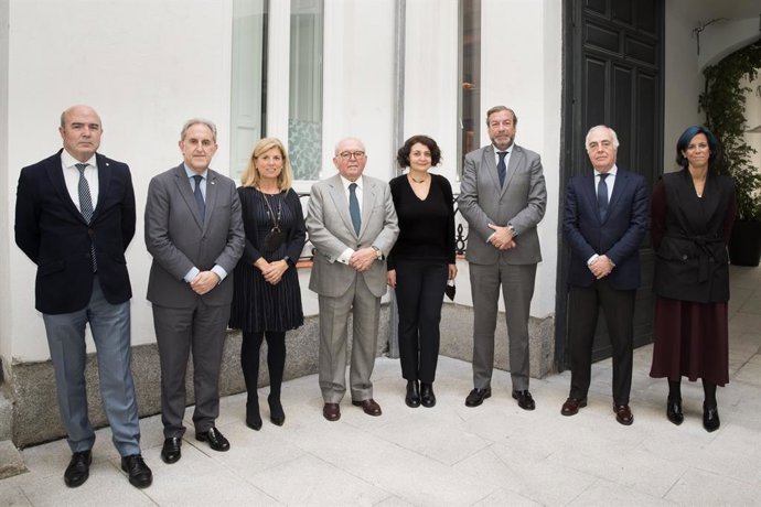 Izq. A dcha: José María López; Alfonso Gil; Marta Blázquez; Eduardo Serra; Floridea Di Ciommo; José Portilla; Jose Luis Rodrigo y Noemi Navas, en representación de José López-Tafall