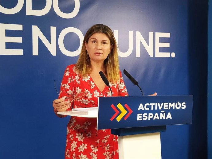 Rosalía Espinosa en rueda de prensa en Almería