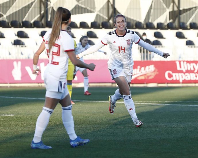 La internacional española Alexia Putellas celebra su gol ante Ucrania