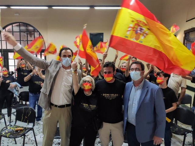 Seguimiento del certamen en Lebrija por el panadero Domi Vélez y el alcalde-