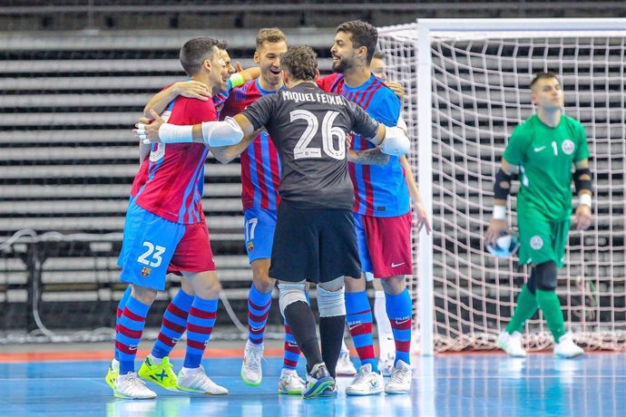 Los jugadores del Bara celebran uno de sus goles ante el Viten en la Champions de Fútbol Sala 2021-2022