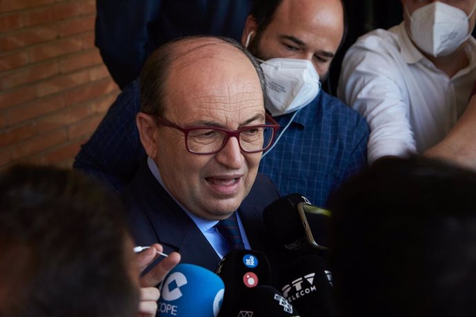 Jose Castro, President of Sevilla Futbol Club, attends the media during the floral offering of the Sevilla Futbol Club to the Lord of the Great Power at Blanca Paloma Church on October 22, 2021, in Sevilla, Spain.