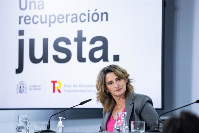 La vicepresidenta tercera y ministra de Transición Ecológica y Reto Demográfico, Teresa Ribera, comparece tras la reunión del Consejo de Ministros en Moncloa, a 26 de octubre de 2021, en Madrid (España). 