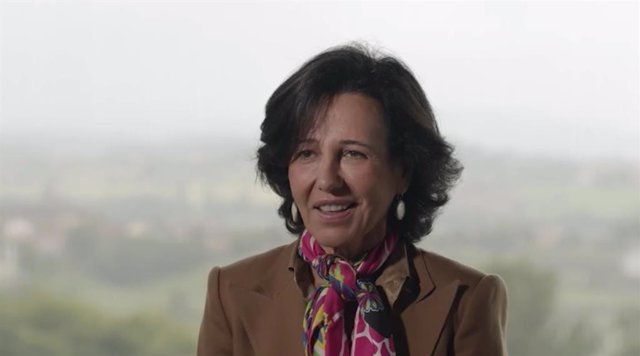 Archivo - La presidenta de Banco Santander, Ana Botín