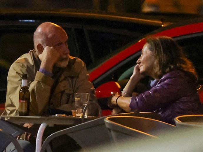 Archivo - Paloma Rocasolano, mirando embelesada a su pareja