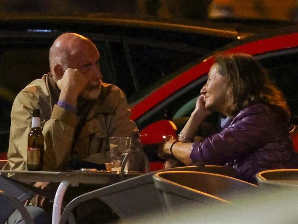 Archivo - Paloma Rocasolano, mirando embelesada a su pareja