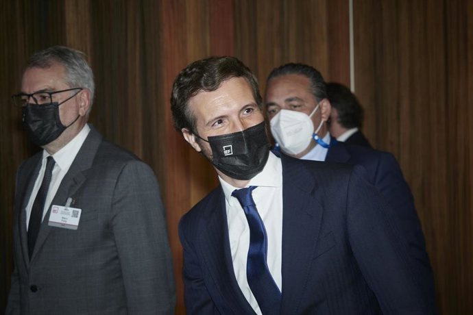 El presidente del PP, Pablo Casado, en la apertura del XXIV Congreso Nacional de la Empresa Familiar en el Palacio de Congresos y Auditorio Baluarte, a 25 de octubre de 2021, en Pamplona, Navarra, (España). Bajo el lema Trabajamos por una sociedad mejo