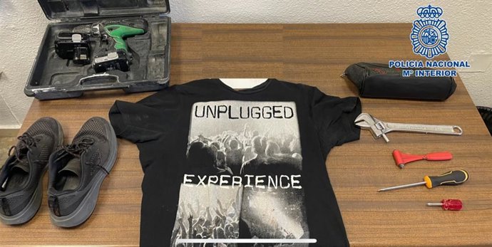 Efectos intervenidos al supuesto autor de robos dentro de vehículos en Málaga