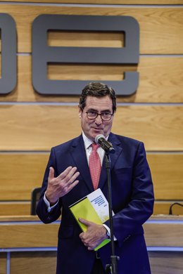 Arxiu - El president de la CEOE, Antonio Garamendi