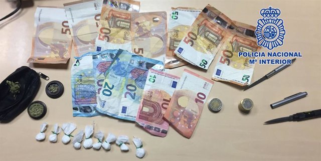 Imagen de los efectos intervenidos por la Policía Nacional en la operación