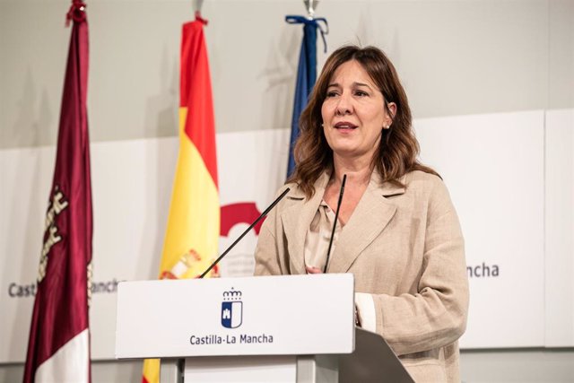 La consejera de Igualdad y portavoz del Gobierno regional, Blanca Fernández, comparece en rueda de prensa en el Palacio de Fuensalida para informar sobre los acuerdos del Consejo de Gobierno.