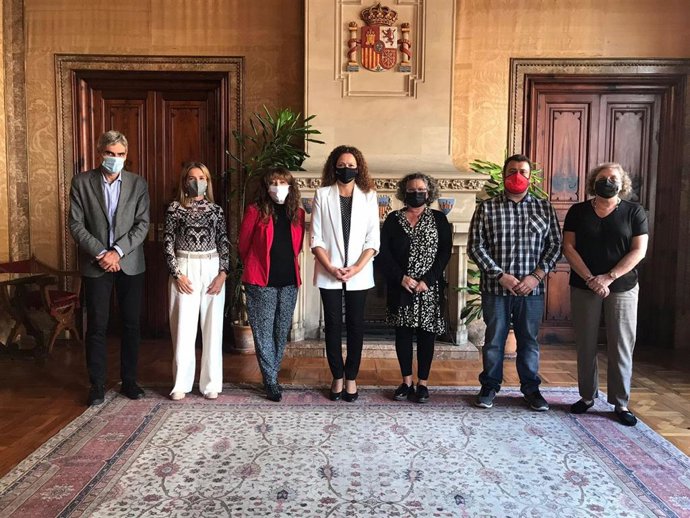 La Comisión Ejecutiva de la Unió de Mallorca de CCOO, en una reunión con la presidenta del Consell Insular, Catalina Cladera.