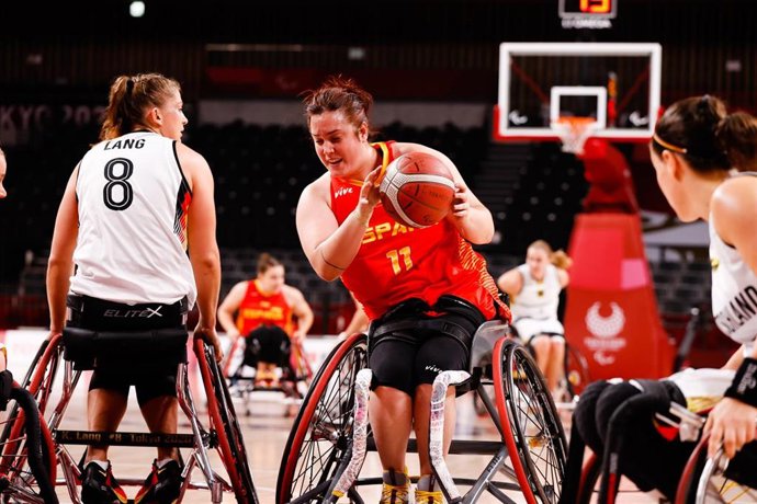 Archivo - La selección de baloncesto femenino en silla de ruedas durante un partido en los Juegos Paralímpicos de Tokio