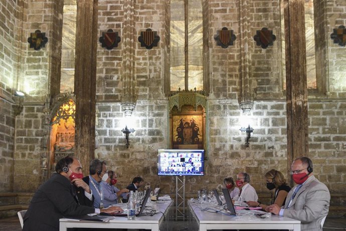 Archivo - Una de las salas de la deliberación de los jurados de la 33 edición de los Premios Rei Jaime en el Antiguo Convento de Santo Domingo, (archivo).
