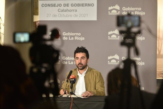 El portavoz del Gobierno de La Rioja, Álex Dorado,  interviene en el Consejo de Gobierno en Calahorra