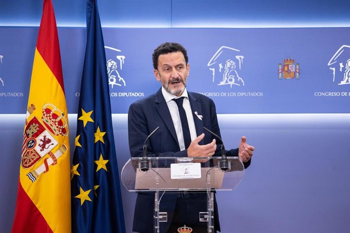 El vicesecretario general de Ciudadanos, Edmundo Bal, interviene en una rueda de prensa anterior a una Junta de Portavoces en el Congreso de los Diputados, a 19 de octubre de 2021, en Madrid, (España).