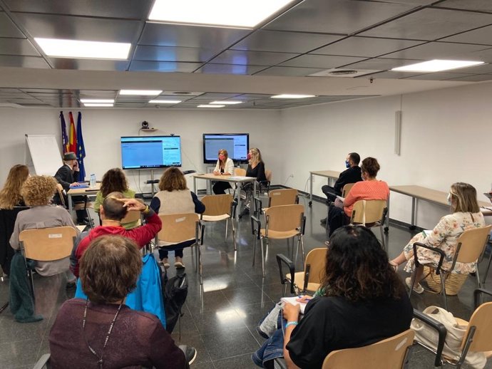 La consellera de Salud, Patricia Gómez, presenta un curso sobre cómo abordar la adicción al juego.