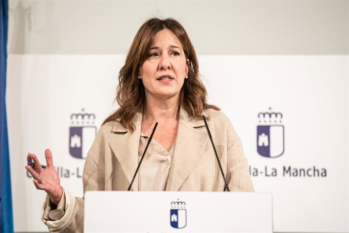 La Consejera De Igualdad Y Portavoz Del Gobierno Regional, Blanca Fernández, Comparece En Rueda De Prensa En El Palacio De Fuensalida Para Informar Sobre Los Acuerdos Del Consejo De Gobierno.