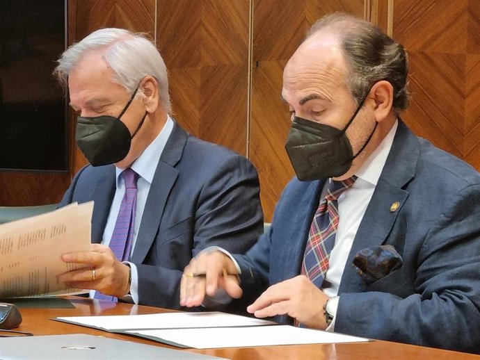 Firma del convenio de colaboración entre la Universidad y MetaIndustry4 para desarrollar proyectos de mejora de la competitividad empresarial