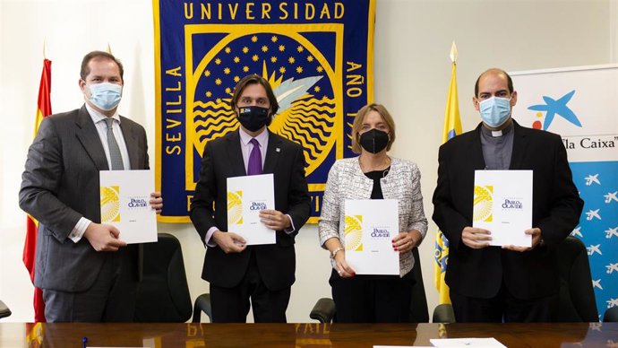 La Olavide, Caixabank, Persán y Cáritas presentan la octava edición del programa 'La Rosa Blanca', de ayudas al estudio para alumnos con dificultades económicas.