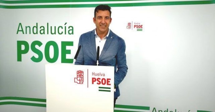 Archivo - El senador socialista por Huelva Jesús González.