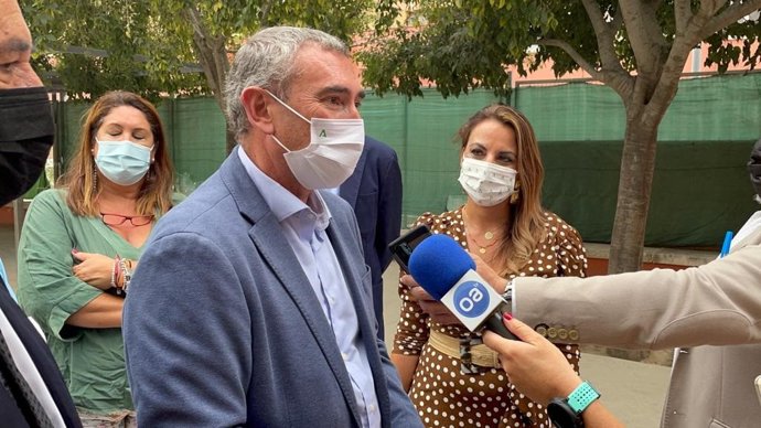 Archivo - El delegado territorial de Educación y Deporte de la Junta de Andalucía en Cádiz, Miguel Andréu.