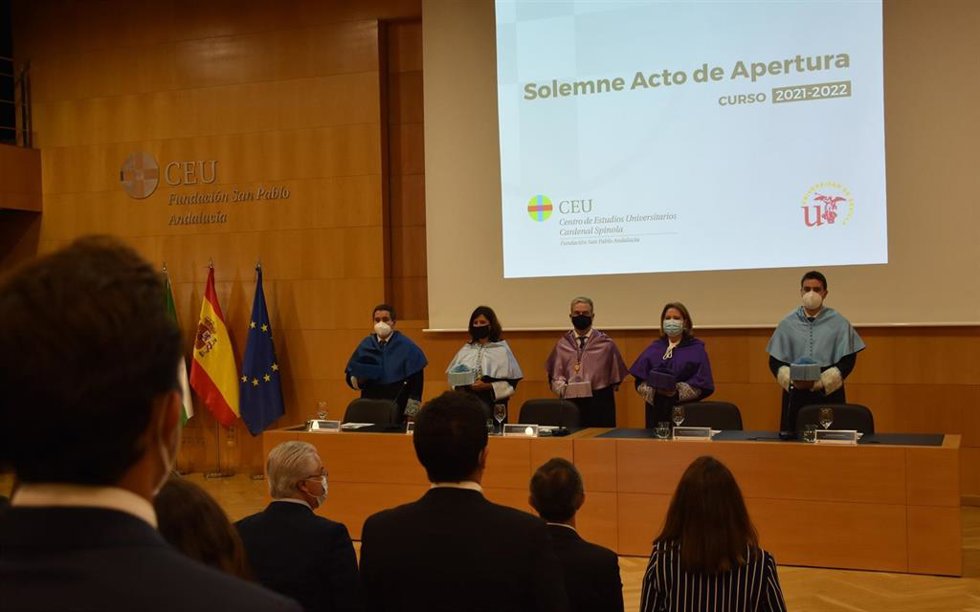 El Centro de Estudios Universitarios Cardenal Spínola CEU inaugura el curso académico 2021/22 de forma presencial
