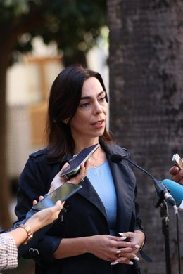 La portavoz de Cs en el Parlamento de Andalucía, Teresa Pardo, este miércoles en declaraciones a los medios en el Debate sobre el estado de la Comunidad.