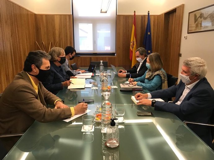 Reunión entre Acuaes y la CHD.