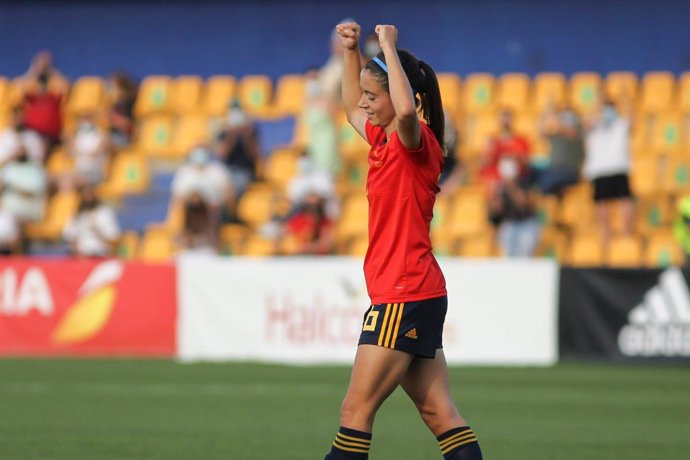 Archivo - Aitana Bonmatí celebra un gol con la selección española