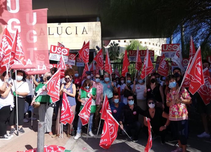 Concentración de UGT en foto de archivo.