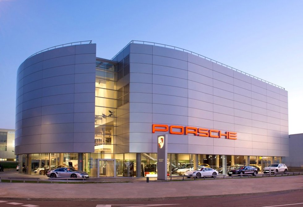 Archivo - Concesionario de Porsche en Barcelona